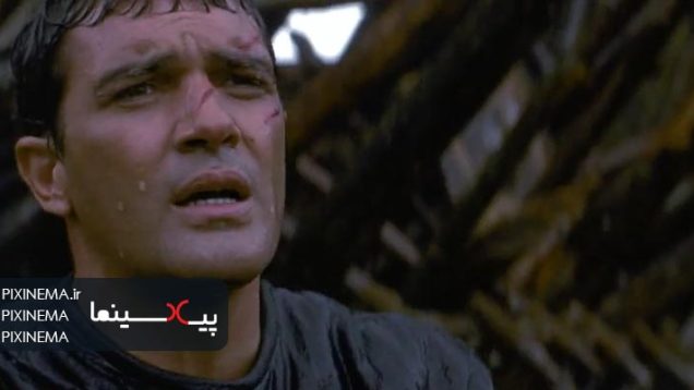 سکانس فیلم سیزدهمین سلحشور آماده شدن برای آخرین مبارزه و مناجات آنتونیو باندراس