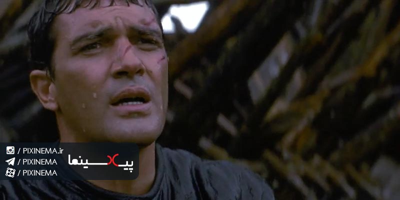 سکانس فیلم سیزدهمین سلحشور آماده شدن برای آخرین مبارزه و مناجات آنتونیو باندراس