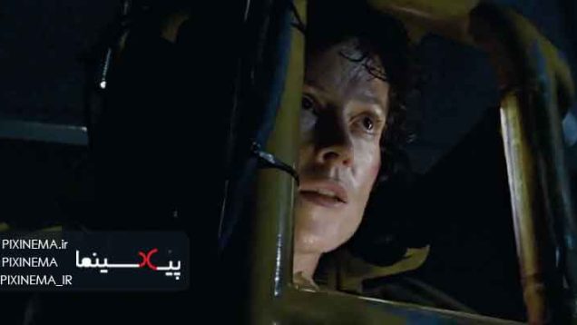 فیلم سینمایی بیگانه‌ها ، سکانس پرت کردن موجود بیگانه به خارج از پایگاه (Aliens)