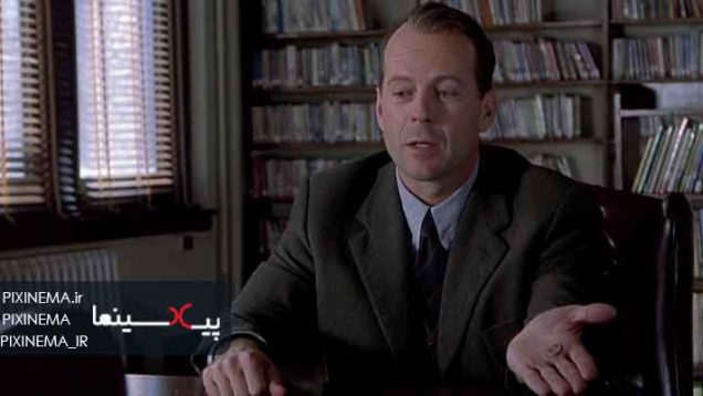 فیلم حس ششم ، عصبانت معلم از بازگو کردن دوران کودکی‌اش توسط کول