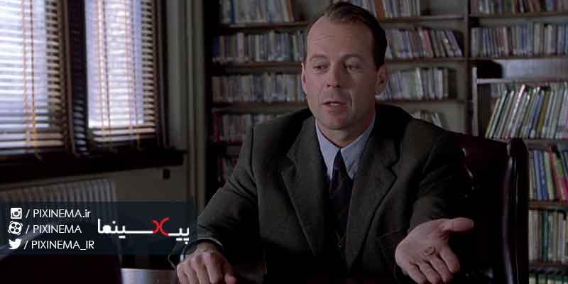 فیلم حس ششم ، عصبانت معلم از بازگو کردن دوران کودکی‌اش توسط کول