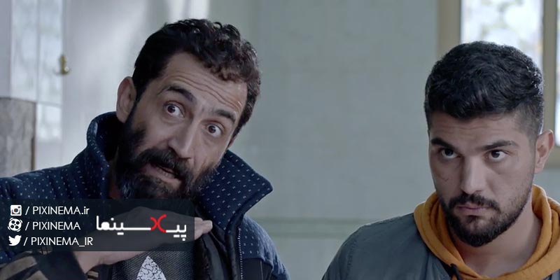 فیلم ژن خوک ، سکانس رفتن عماد و رضا به یک دستشویی و حضور روحانی